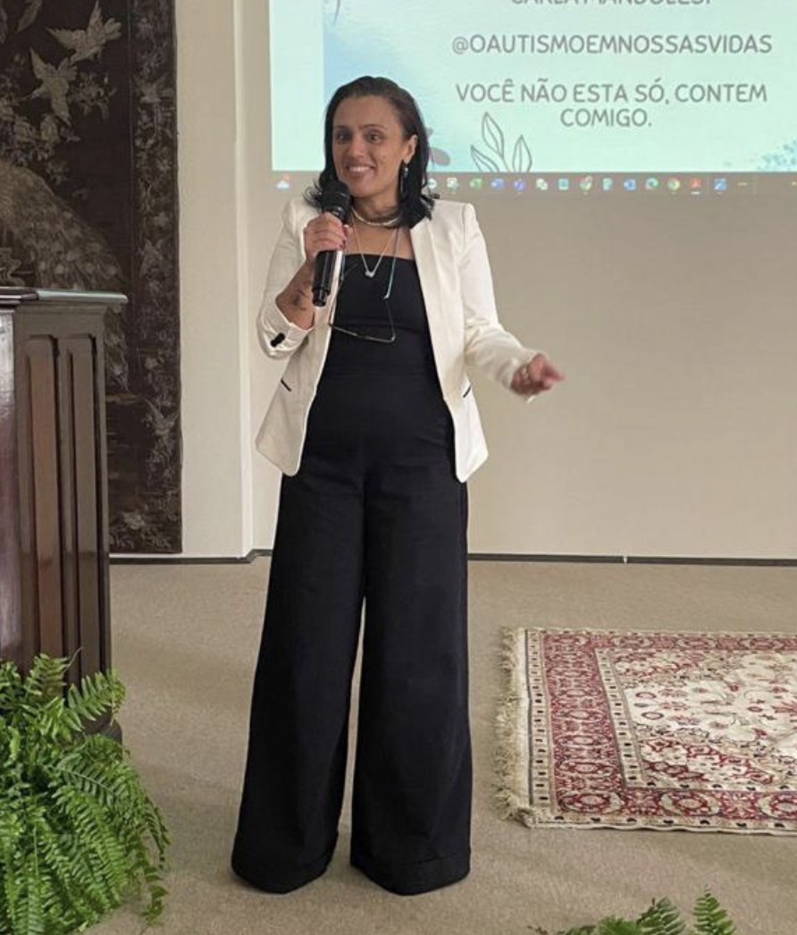 Carla Souza de Lima Mandolesi